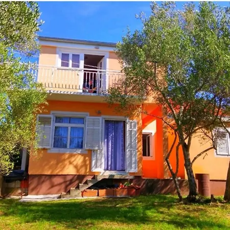 アパート Denis *